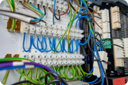 Elektro- <br>und Elektroniktechnik